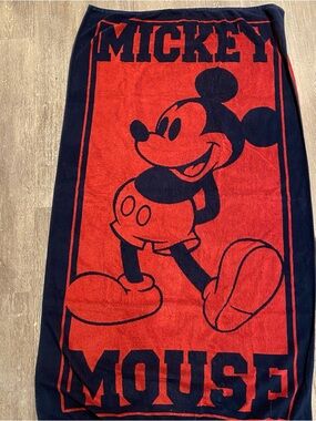 Vintage Disney Parks Mickey Mouse Beach Towel Red Navy Large 34x64 Cotton